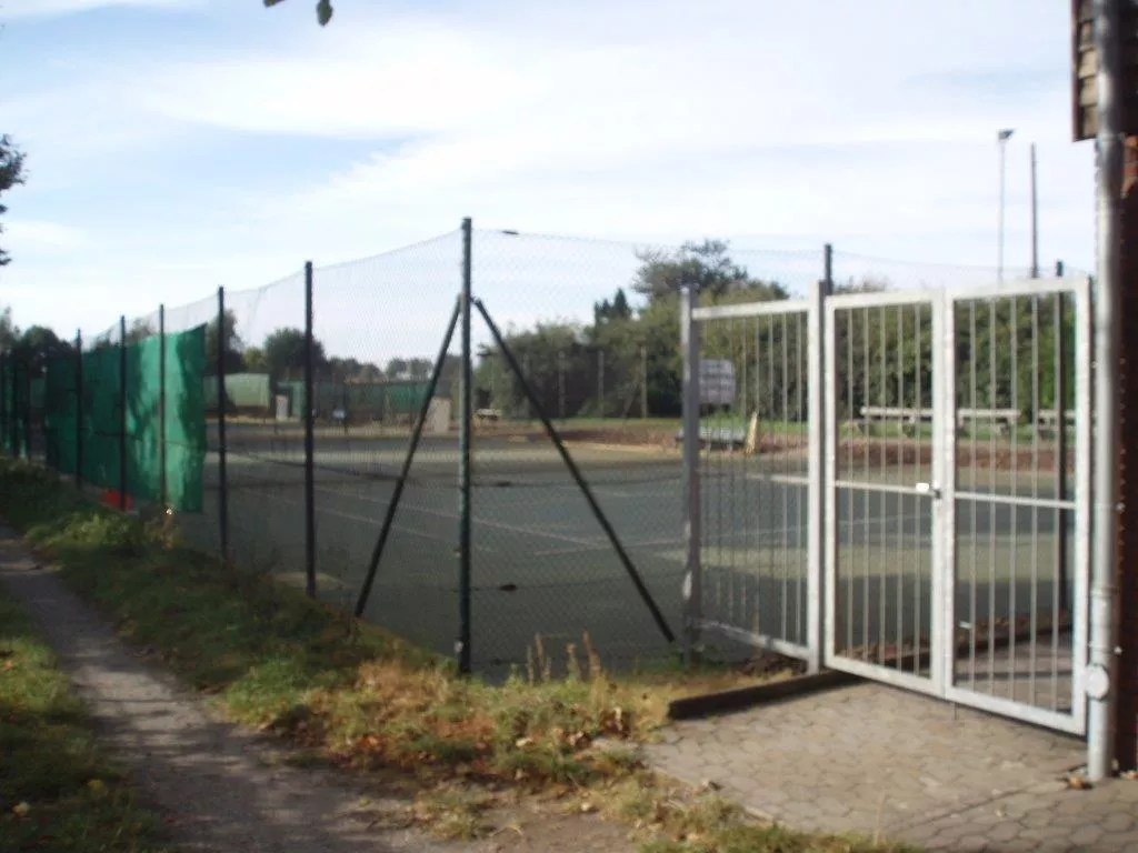 Eingang Tennisplätze hinter dem Vereinsheim